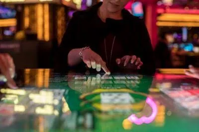 Casino-resort evening dining and entertainment planning